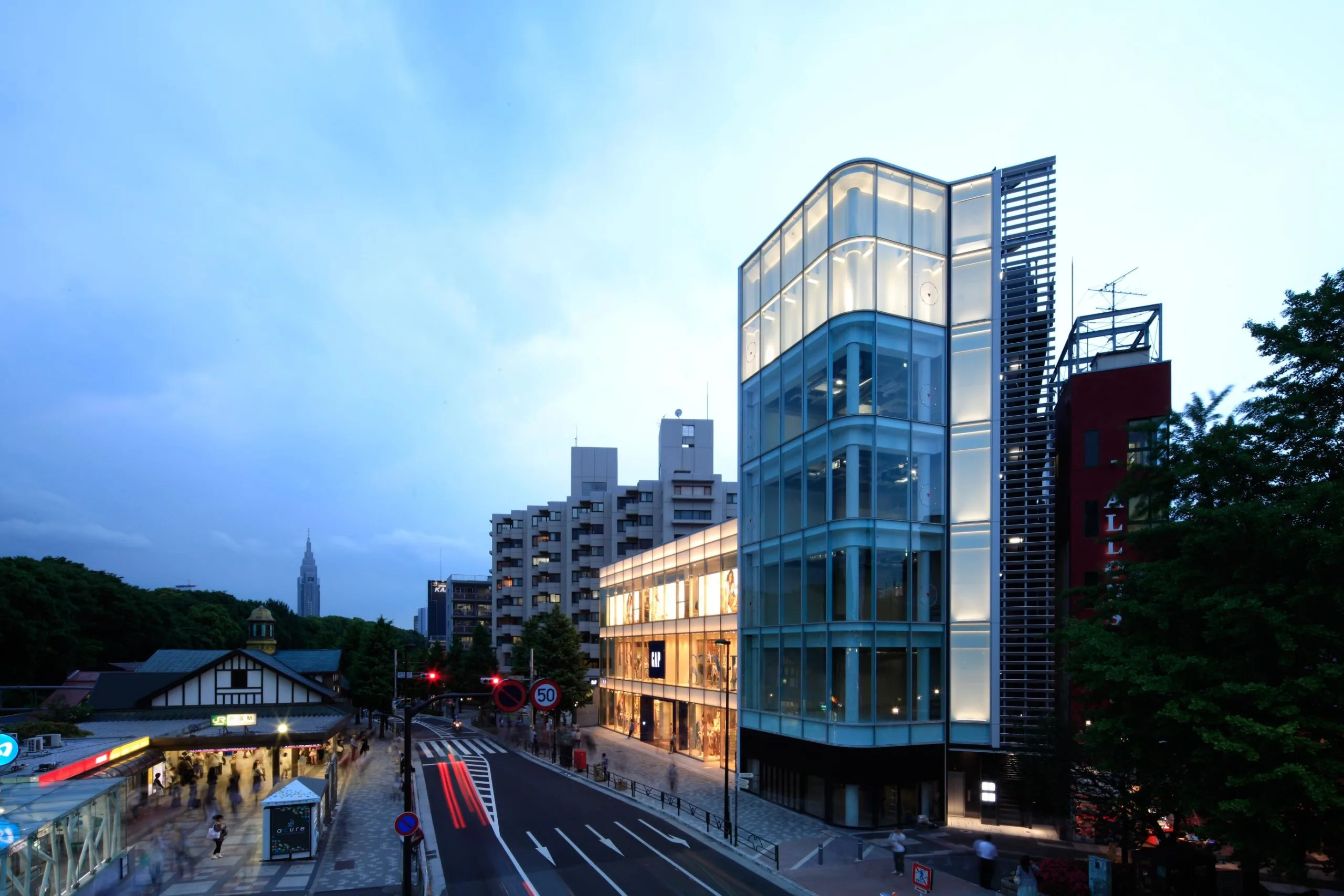 006_cross-avenue-harajuku_01-scaled-1